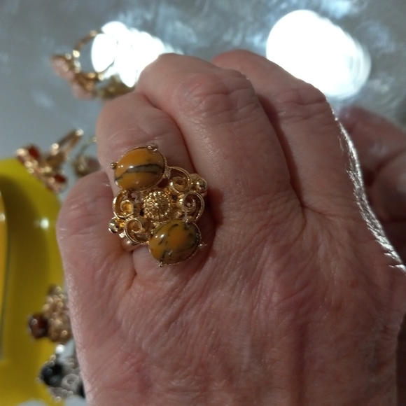 Rings - Picture 4 of 4